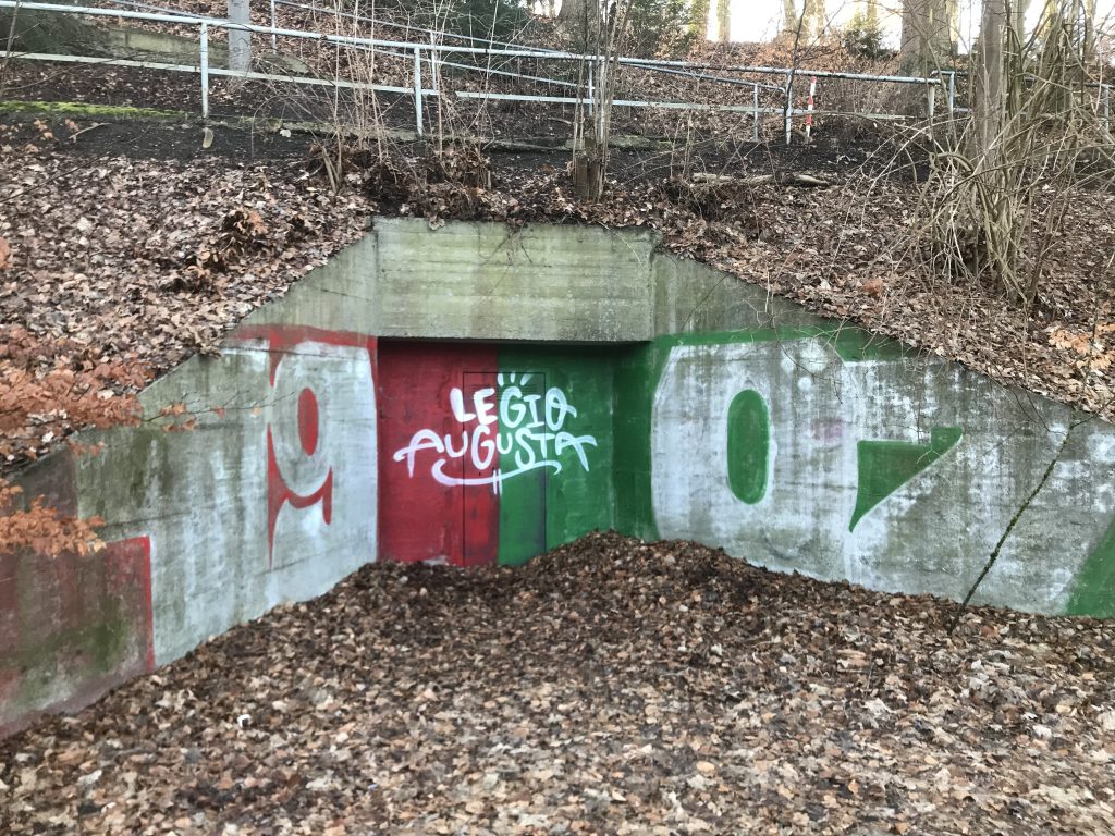 schöner Bunkereingang